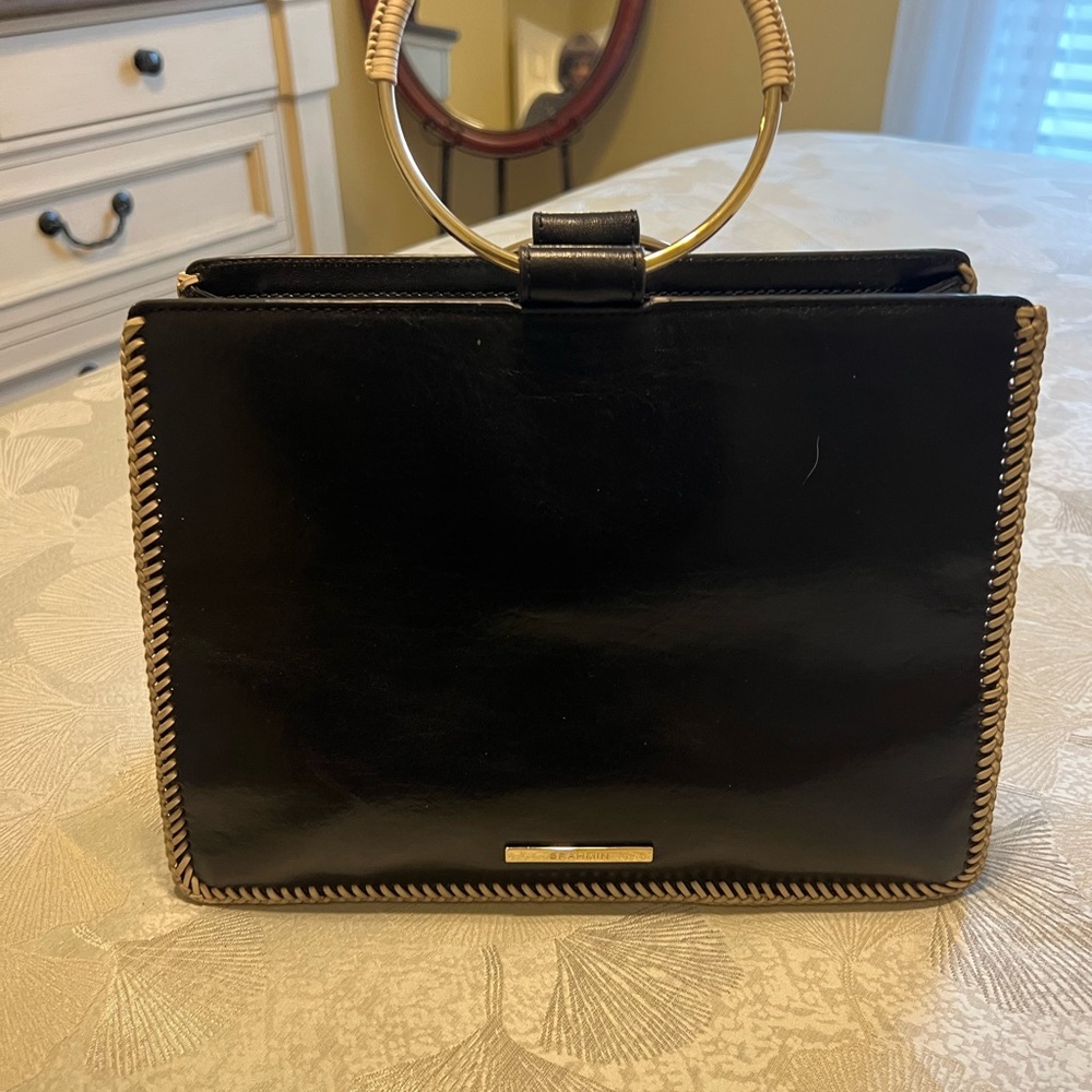 BrahmIn Smoke free no odors